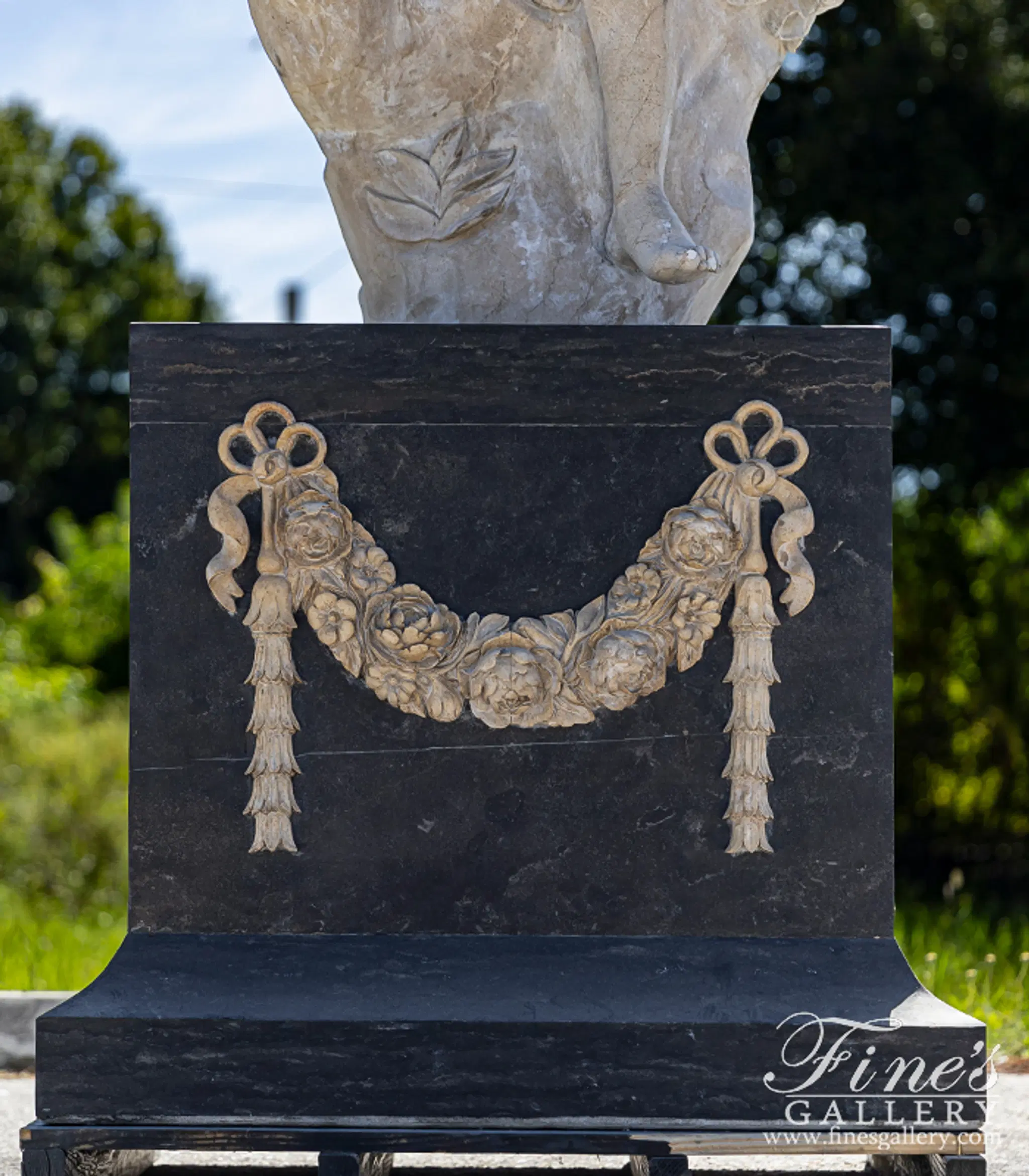 Marble Statues - Kneeling Veiled Woman Statue In Hand Carved
